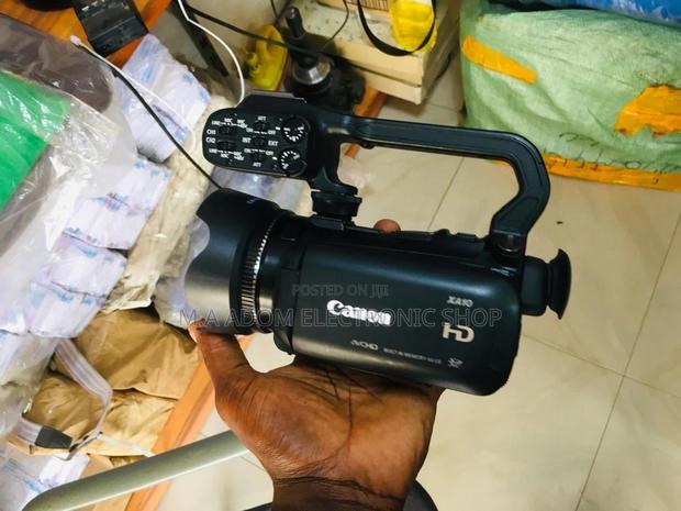 Canon XA10: Your Compact, Powerful Storytelling Partner · Photo 1