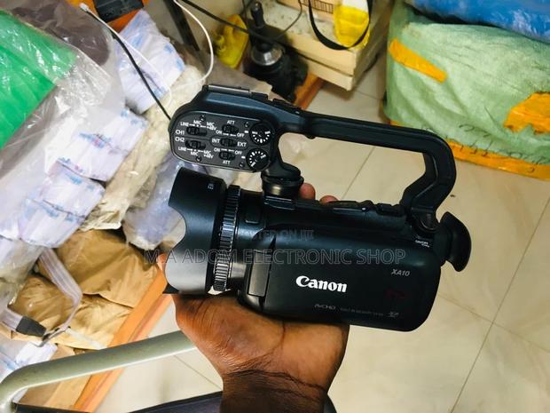 Canon XA10: Elevate Your Videography · Photo 1