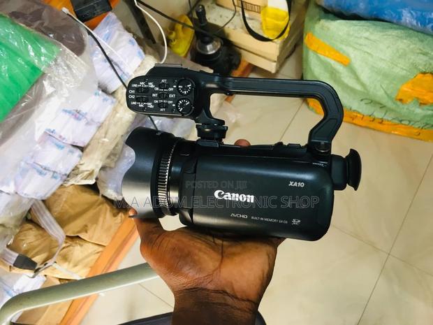 Canon XA10 Video Camera: Your Professional Video Companion · Photo 1