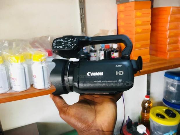 Canon XA10: The Compact Professional's Choice · Photo 1