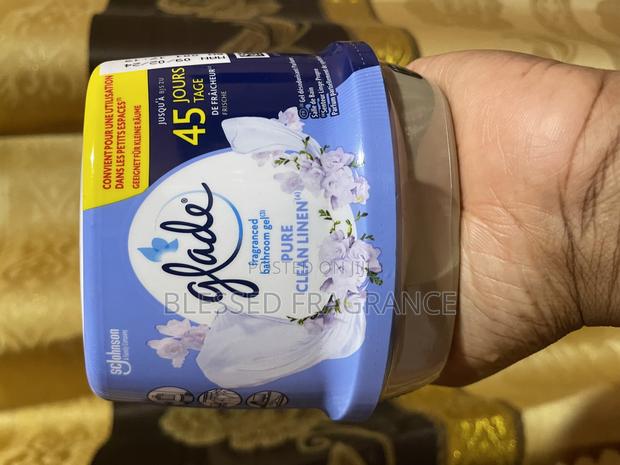 Glade Bathroom Gel · Photo 3