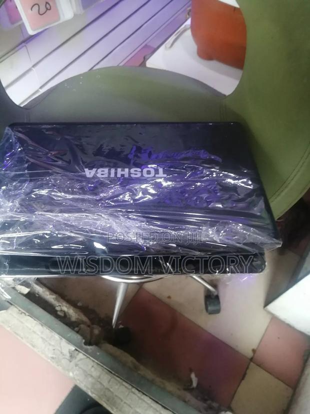 New Laptop Toshiba Satellite C55 4GB Intel HDD 250GB · Photo 1