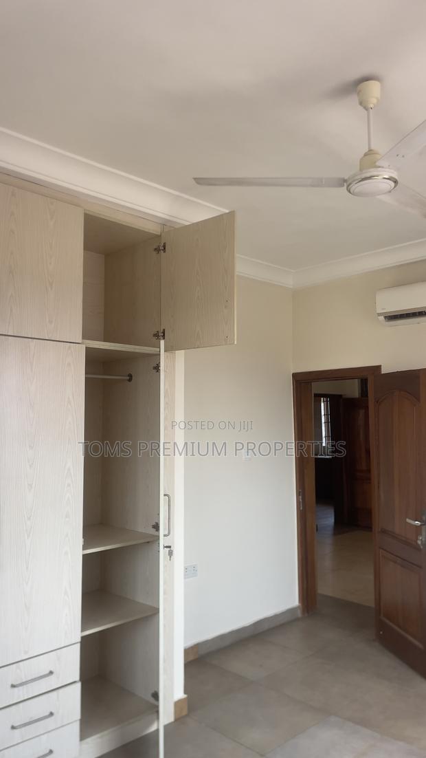 2bdrm Apartment in Botwe School for rent · Photo 4