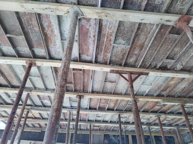 Metal Pipes/Acrojacks/Props/Jacks · Photo 1