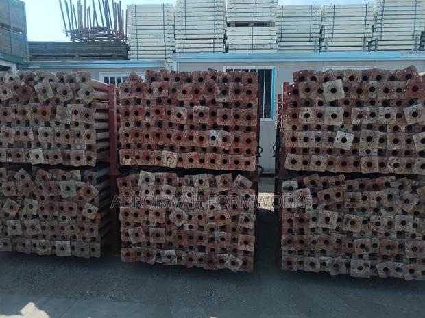 Metal Pipes/Acrojacks/Props/Jacks · Photo 3