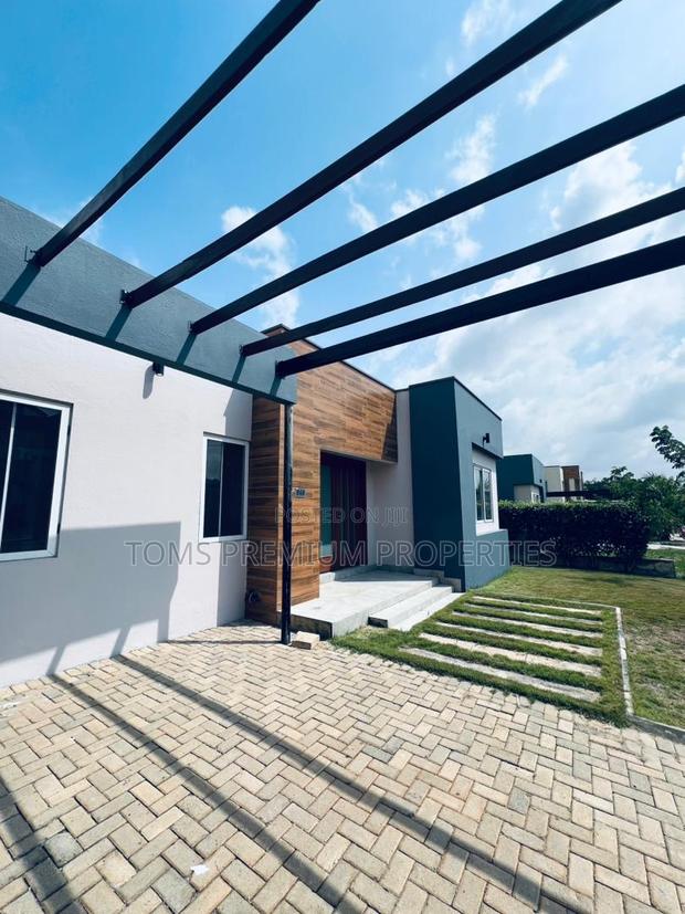 3bdrm House in Richfield, Ashaley Botwe for rent · Photo 1