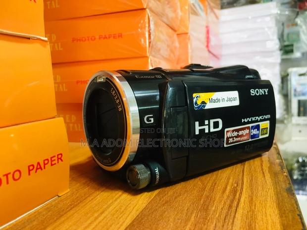 Sony HDR-XR550: Capture More, Worry Less · Photo 1