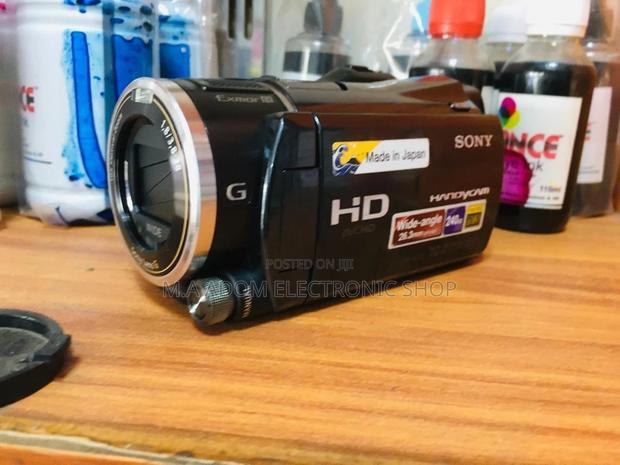 Sony HDR-XR550: Capture Life's Moments in Stunning Detail · Photo 1