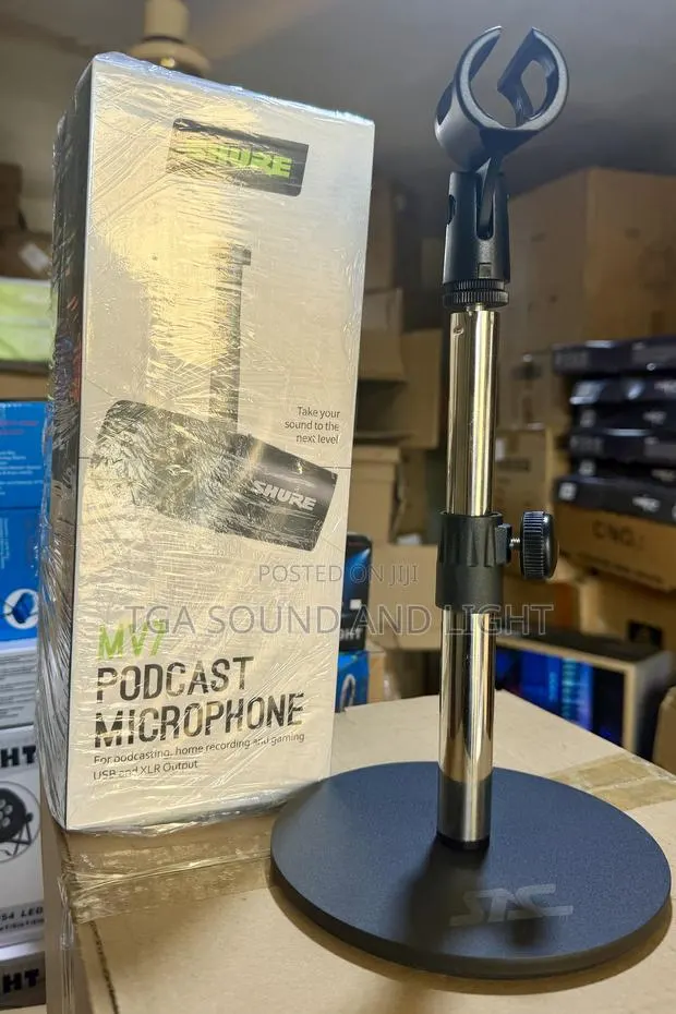 Shure Mv7 Podcast Microphone and Stand Bundle · Photo 1