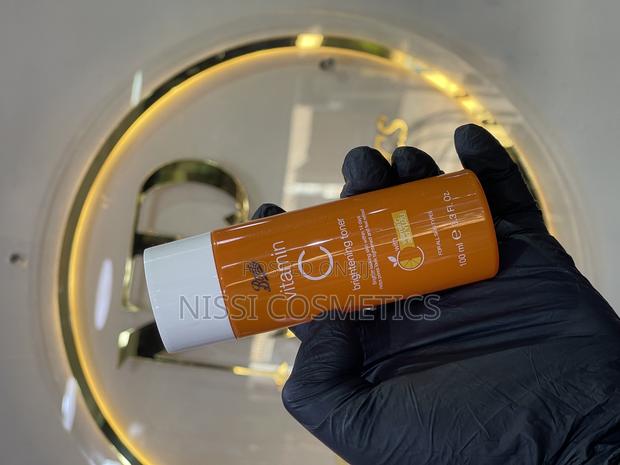 Boots Vitamin C Toner · Photo 1