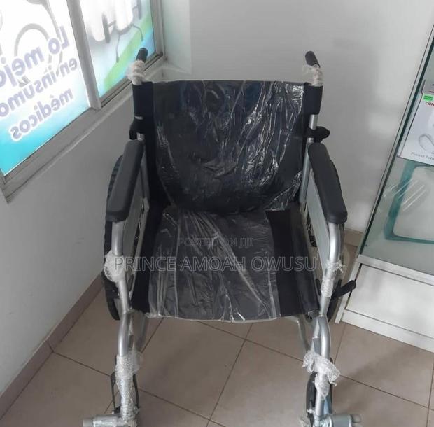 Original German Standard Wheelchair · Photo 2