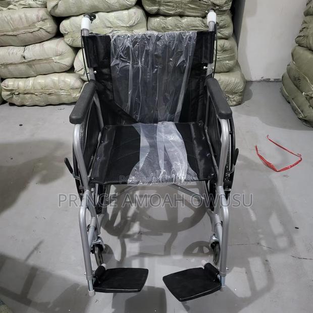 Original German Standard Wheelchair · Photo 1