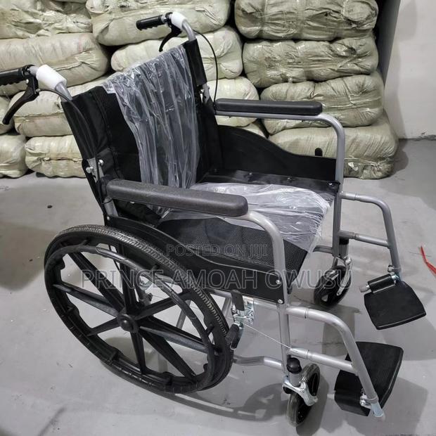 Original German Standard Wheelchair · Photo 3