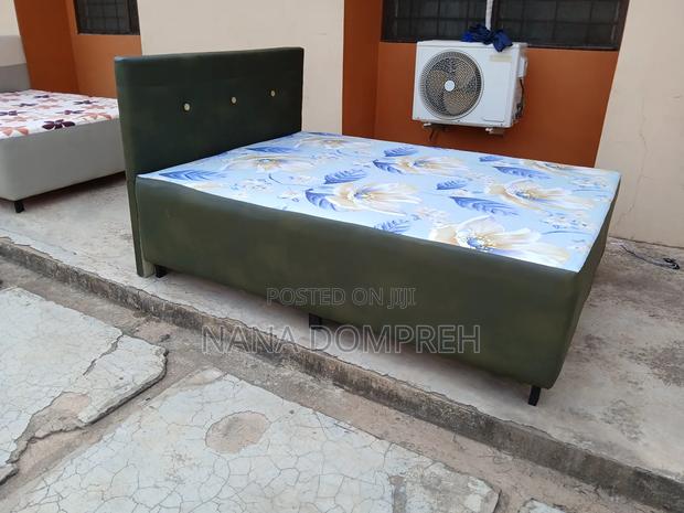 Navy Green Inbuilt Bed · Photo 2