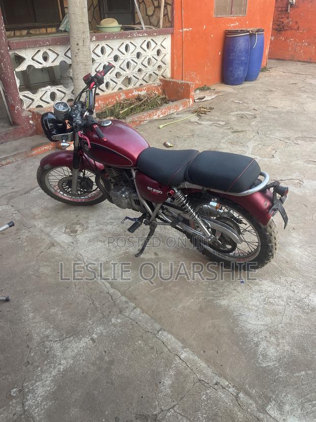 Suzuki Sport 2021 Red · Photo 1