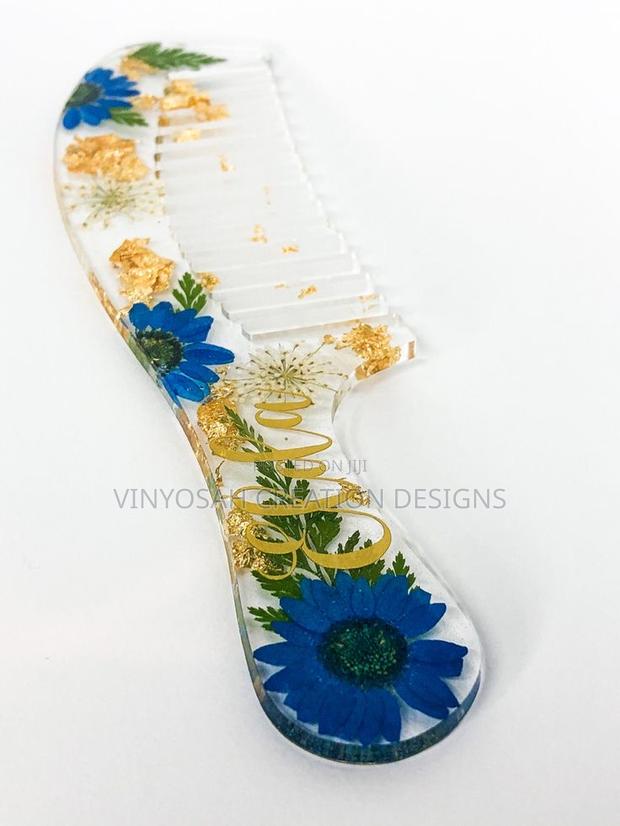 Resin Hair Comp · Photo 7