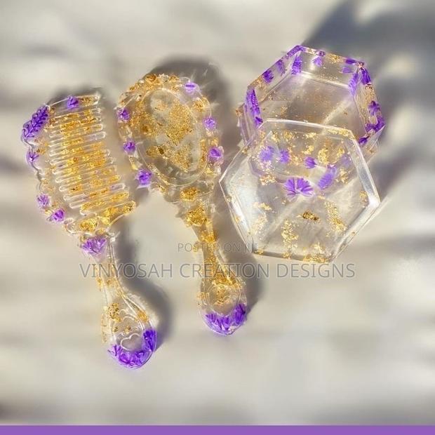 Resin Hair Comp · Photo 5