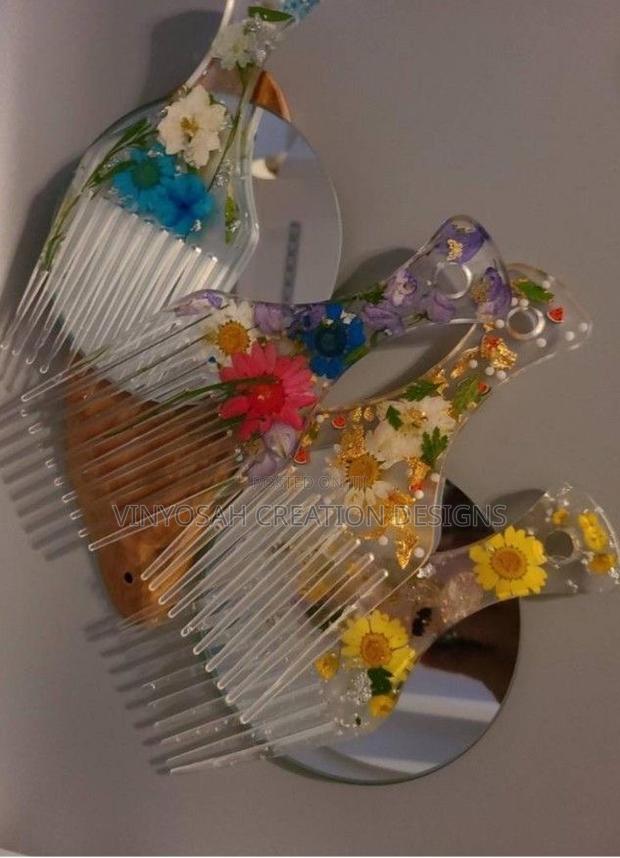 Resin Hair Comp · Photo 6