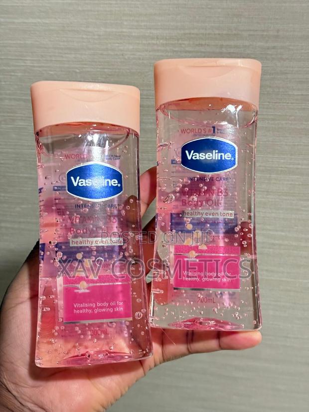 Vaseline Intense Care Vitamin B3 Body Oil · Photo 1