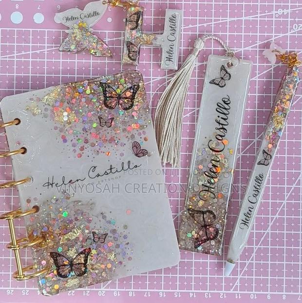 Resin Pen With Bookmarks · Photo 4