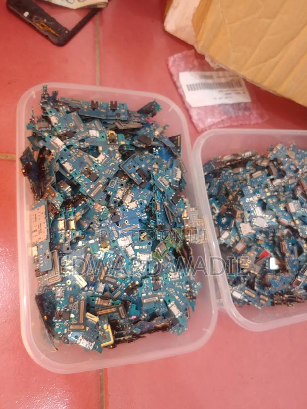 Phone Motherboard · Photo 2
