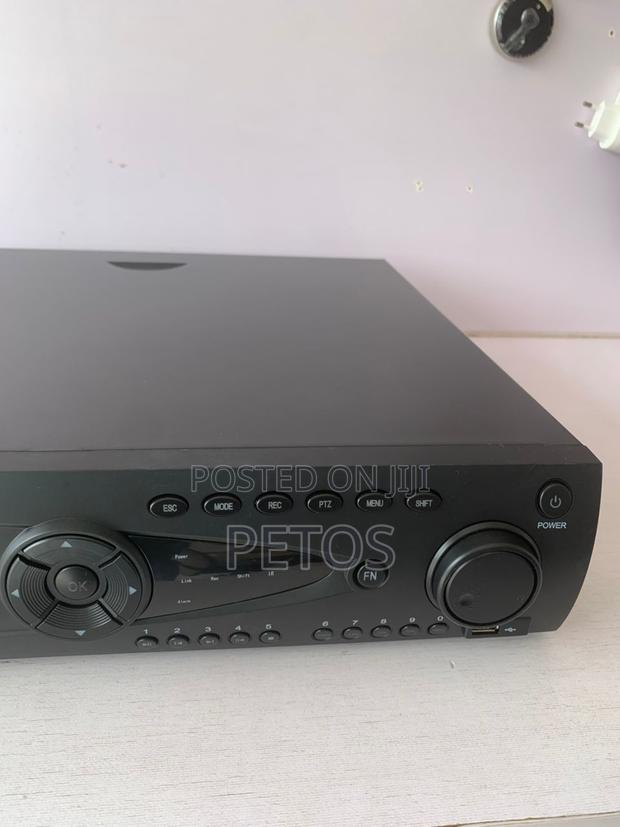 64ch NVR Non Poe · Photo 2