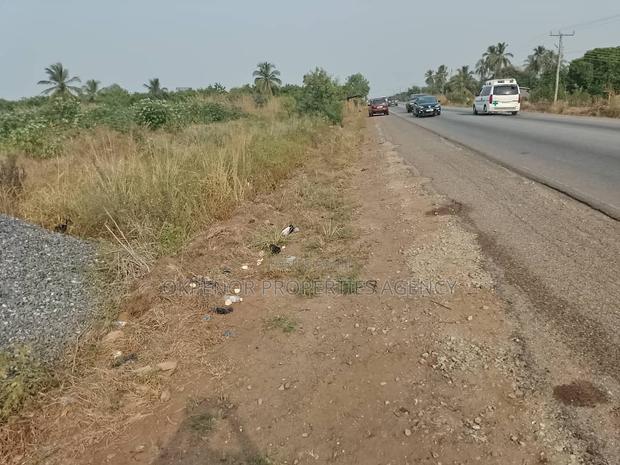 Roadside Land for Sale · Photo 1