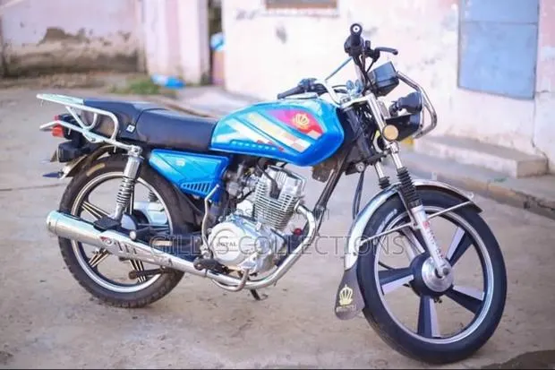 New Royal Motorcycle 2025 Black · Photo 1