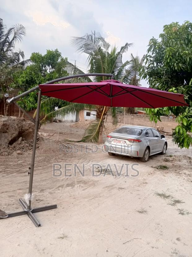 Garden Canopy and Chairs · Photo 2