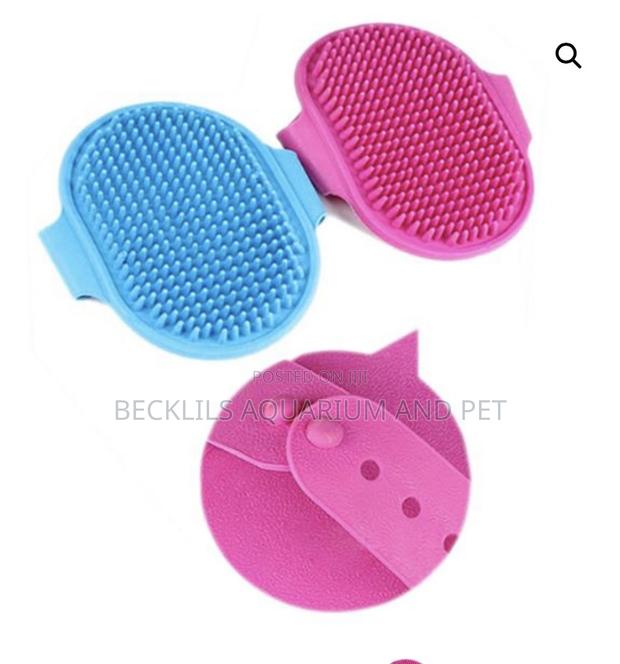 Silicone Dog Bath Brush · Photo 3