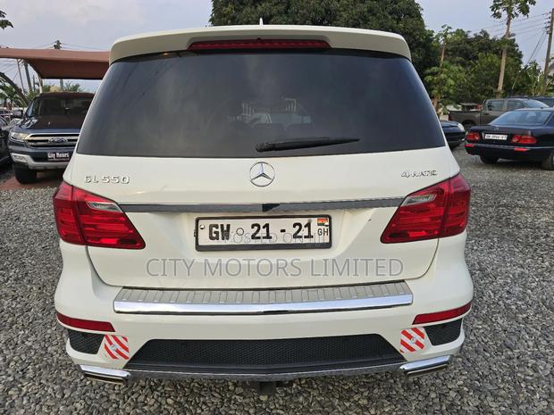 Mercedes-Benz GL-Class GL 550 2013 White · Photo 6