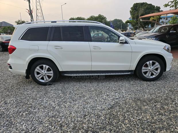 Mercedes-Benz GL-Class GL 550 2013 White · Photo 8