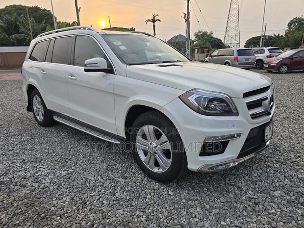 Mercedes-Benz GL-Class GL 550 2013 White · Photo 1