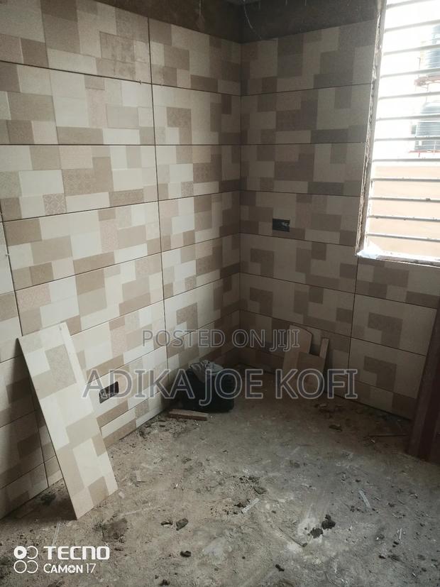 Tiles Workers Interior and Exterior Tilling · Photo 1