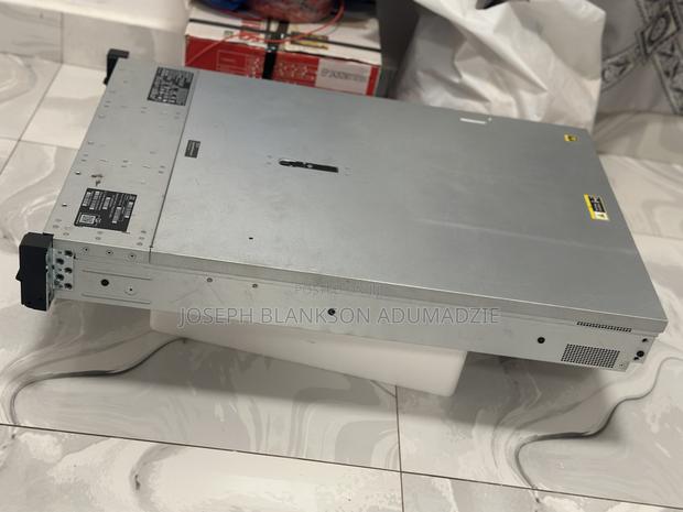 New Server HP ProLiant DL380 Gen10 32GB Intel Xeon SSHD+SSD 2T · Photo 4