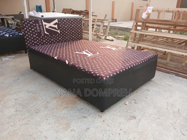 Brown Inbuilt Double Bed · Photo 2