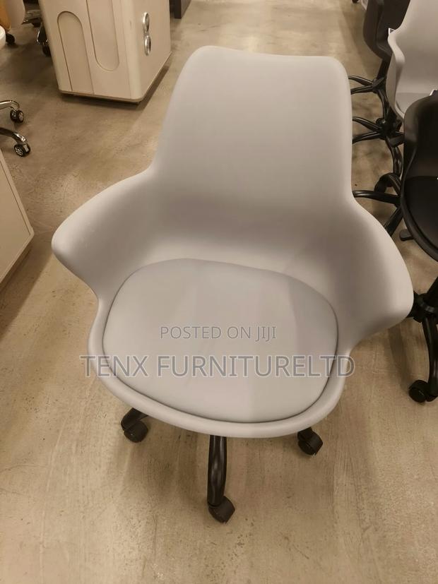 Office Chair (360* Swivel) Gray · Photo 2
