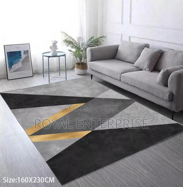 Living Room Carpet, Modern and Minimalist Home Decor Carpet · Photo 1