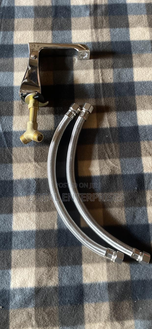 Lota Bathtub With Hose · Photo 1