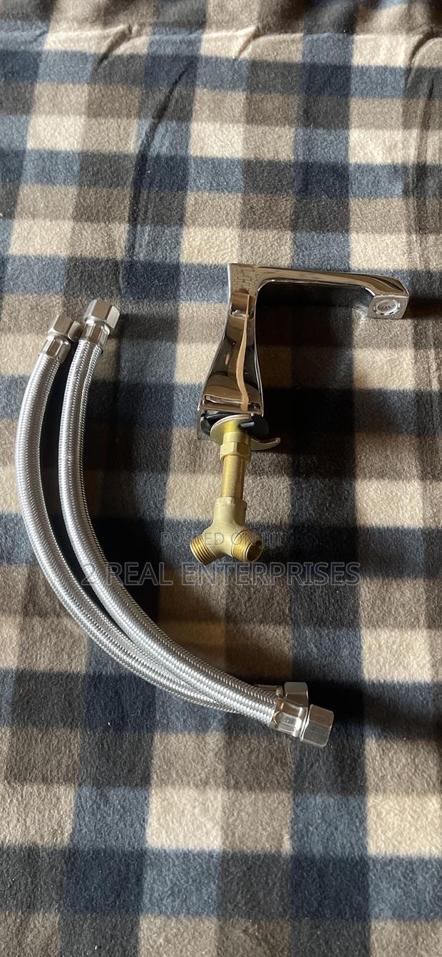 Lota Bathtub With Hose · Photo 2