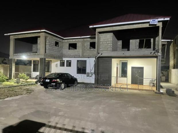 8bdrm Apartment in Pantang, Pentecost for sale · Photo 3