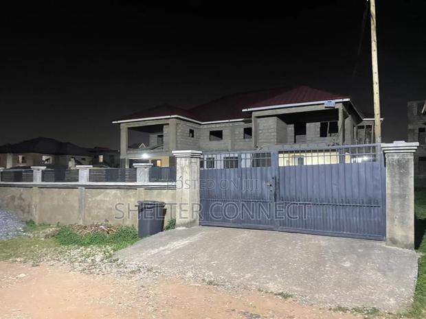8bdrm Apartment in Pantang, Pentecost for sale · Photo 4