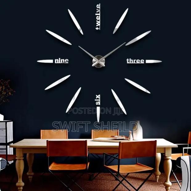 Spikes 3d Wall Design Clock Large · Photo 1