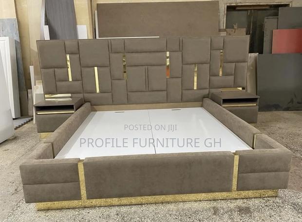 Lit Queen Size With Lowkery Drawers · Photo 1