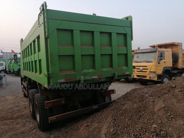 New Howo Dump Truck 2025 Green For Sale · Photo 3