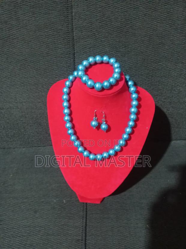 Pearl Necklace · Photo 1
