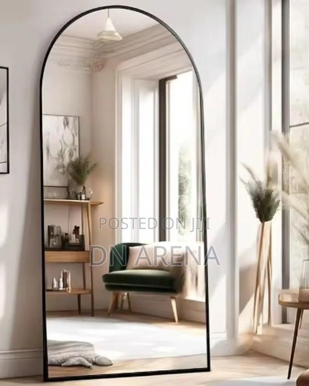 Arched Mirror Full Body Length Size: 80cm*180cm · Photo 1