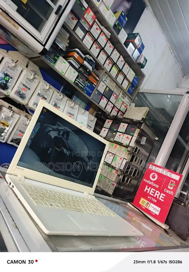 Laptop Toshiba 8GB Intel Core i5 SSD 128GB · Photo 1
