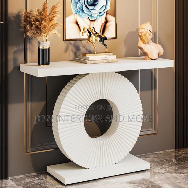 Console Table Geometric Base · Photo 1