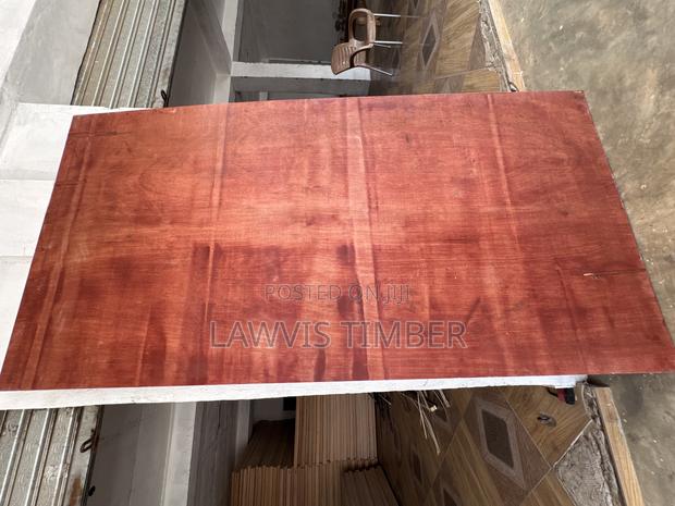 Premium Red Marine Plywood 18mm Volta · Photo 1